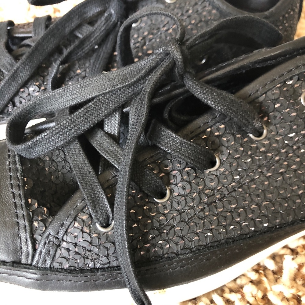 Converse - Picture 2 of 4